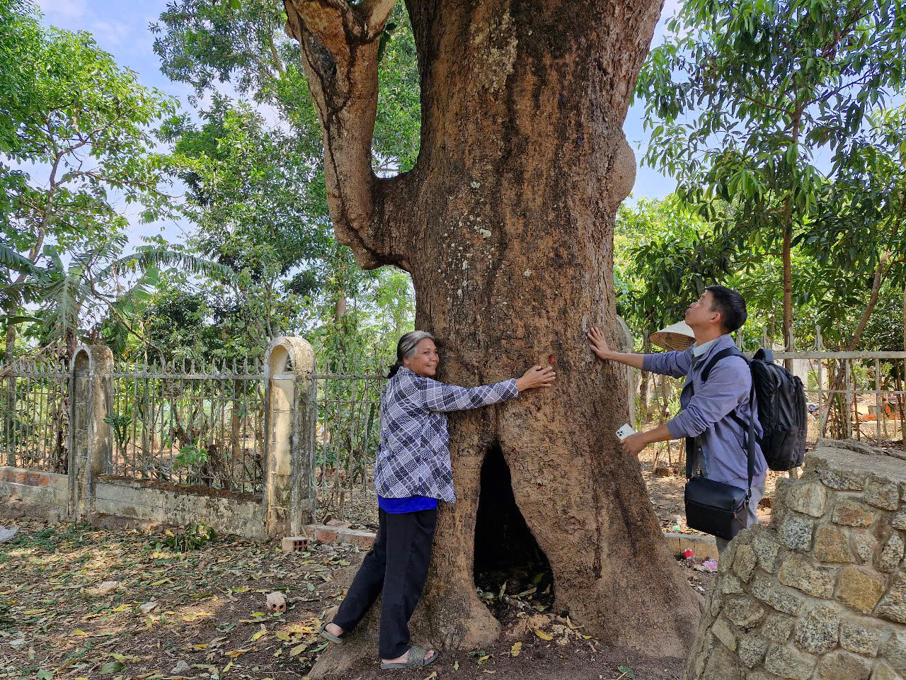 Xây dựng cuộc sống trên đống hoang tàn Kon Hring