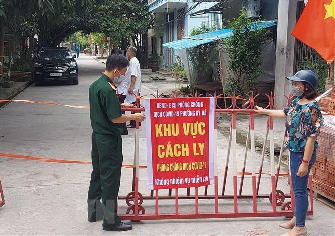 Tìm lái xe taxi chở nam sinh nhiễm COVID-19 từ Nội Bài về Thái Bình