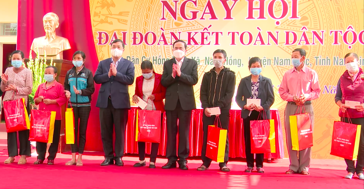 Phó Chủ tịch Thường trực Quốc hội Trần Thanh Mẫn dự ngày hội Đại đoàn kết toàn dân tộc tại Nam Định 