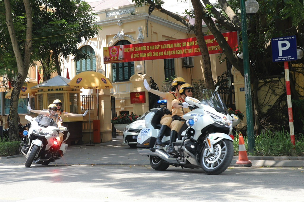 Cảnh sát giao thông Hà Nội triển khai cao điểm tấn công trấn áp tội phạm