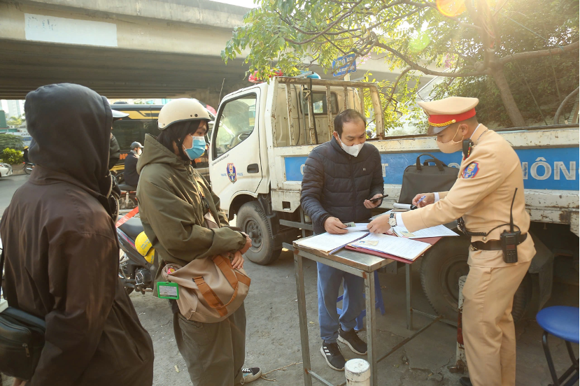 Xử lý nghiêm hành vi đi ngược chiều khi tham gia giao thông