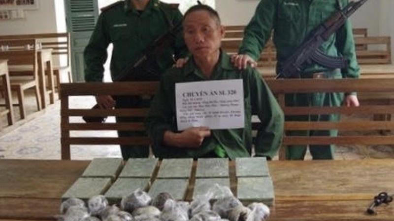 Bắt giữ đối tượng vận chuyển thuê heroin từ Lào về Việt Nam