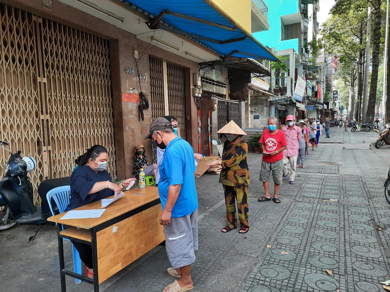 TP HCM tăng cường hỗ trợ người lao động gặp khó khăn do dịch COVID-19