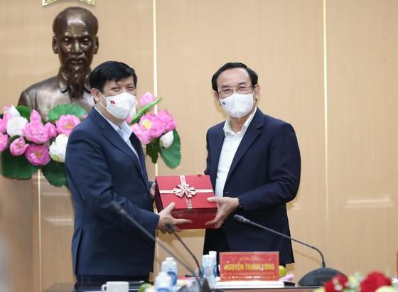 TP. Hồ Chí Minh tri ân ngành Y tế và Mặt trận Tổ quốc Việt Nam 