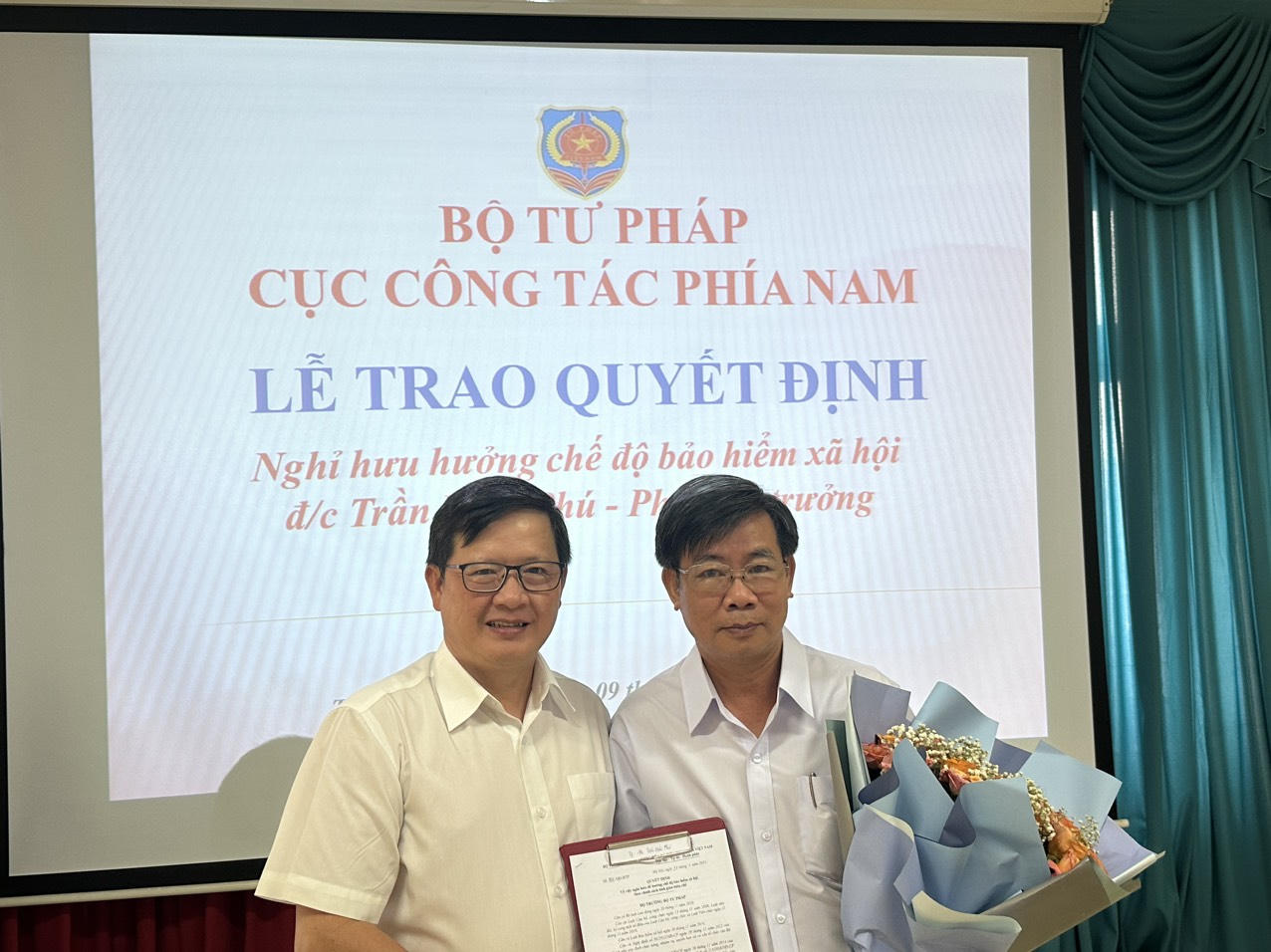 Bộ Tư pháp trao Quyết định nghỉ hưu cho nguyên lãnh đạo Cục Công tác phía Nam