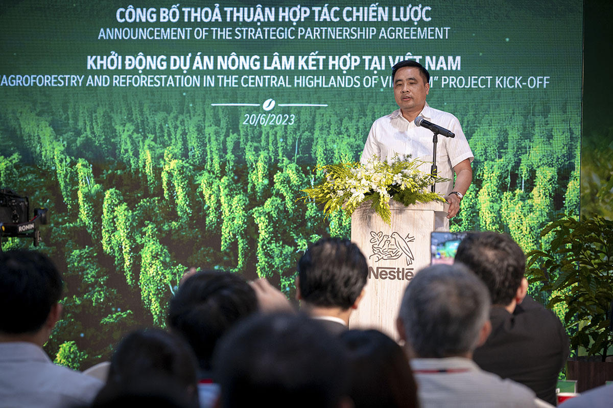 Nestlé tăng cường hợp tác thúc đẩy nông nghiệp tái sinh, phát thải thấp