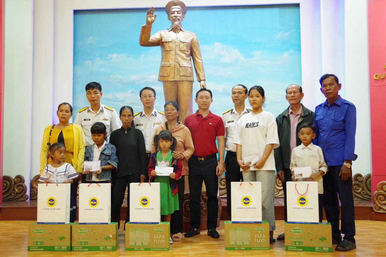 Lữ đoàn 125, Vùng 2 Hải quân đạt nhiều kết quả nổi bật trong huấn luyện, quản lý kỷ luật