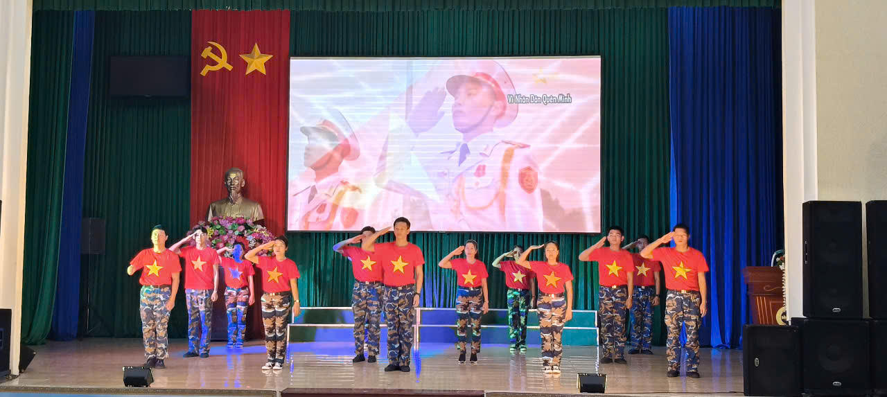 Liên hoan văn nghệ 'Vang mãi bản hùng ca nơi đầu sóng'