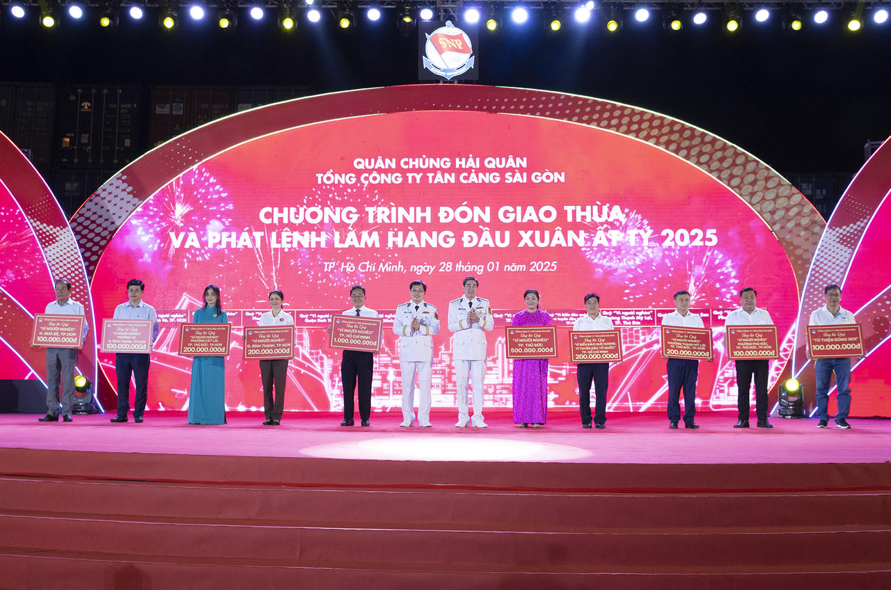 Tổng Công ty Tân Cảng Sài Gòn phát lệnh làm hàng đầu xuân Ất Tỵ 2025
