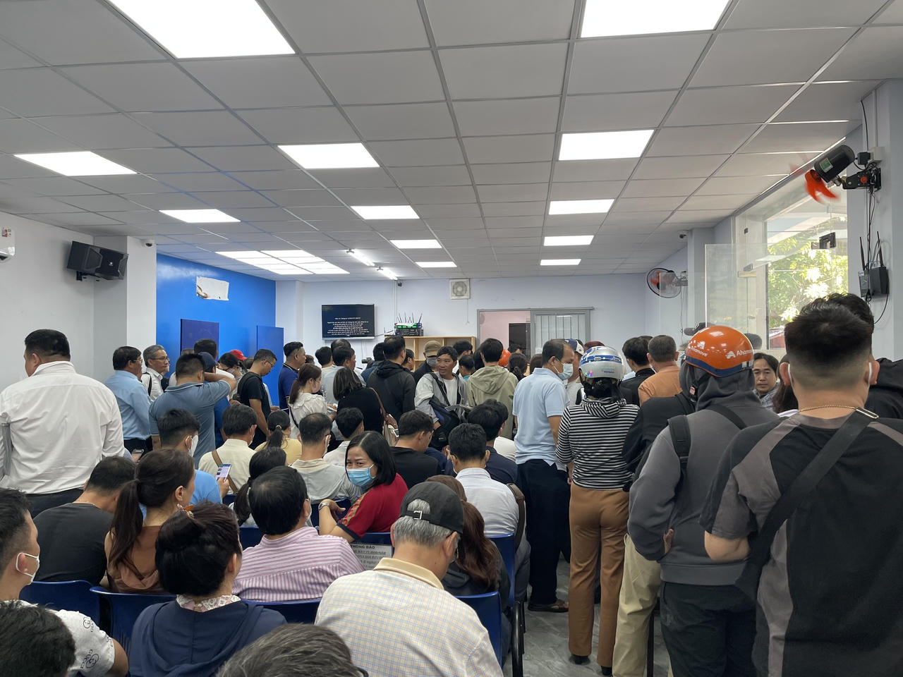 Hình ảnh ngày đầu Công an TP HCM tiếp nhận cấp giấy phép lái xe