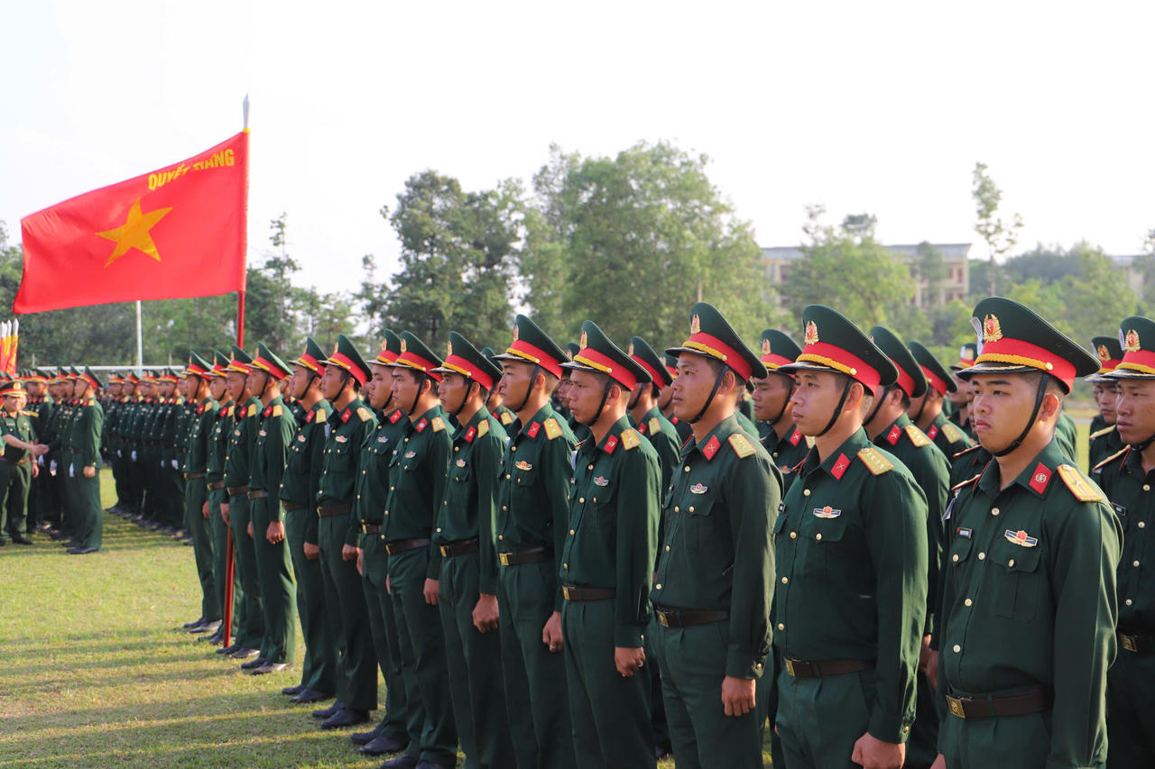 Quân đoàn 34 huấn luyện diễu binh, diễu hành chuẩn bị cho Lễ kỷ niệm 50 năm Ngày Giải phóng miền Nam, thống nhất đất nước