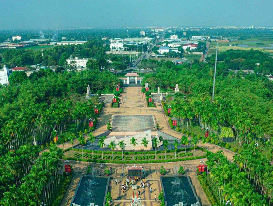 Chủ tịch nước Lương Cường dâng hương tại Khu Di tích Lịch sử Quốc gia Ngã Ba Giồng