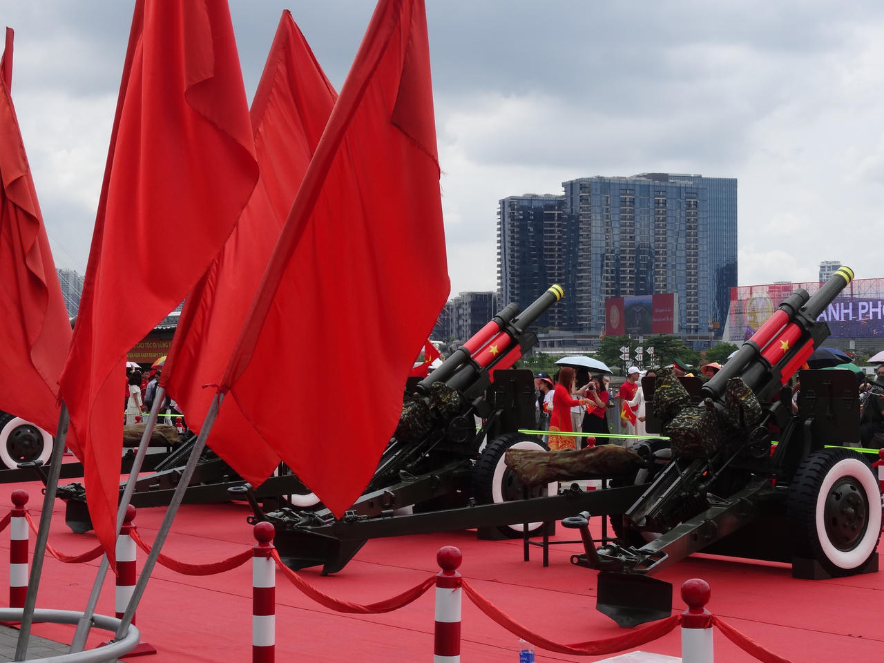 Không khí hào hùng nhắc nhớ những ngày tháng 4 lịch sử ở TP HCM