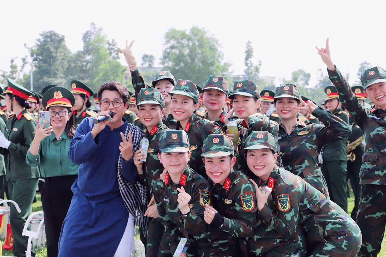 Xin chào bộ đội của dân!