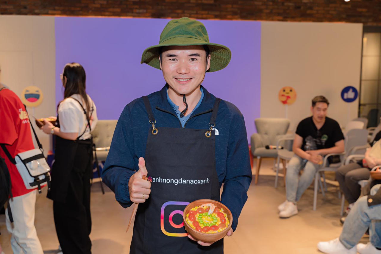 Hành trình từ lập trình viên trẻ đến 'Anh nông dân áo xanh' truyền cảm hứng