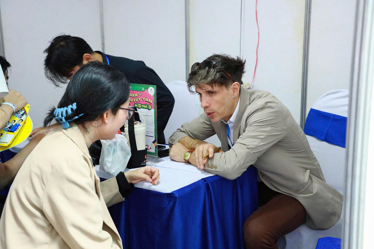 Trường ĐH Luật TP HCM tổ chức Ngày hội việc làm kết nối sinh viên với nhà tuyển dụng