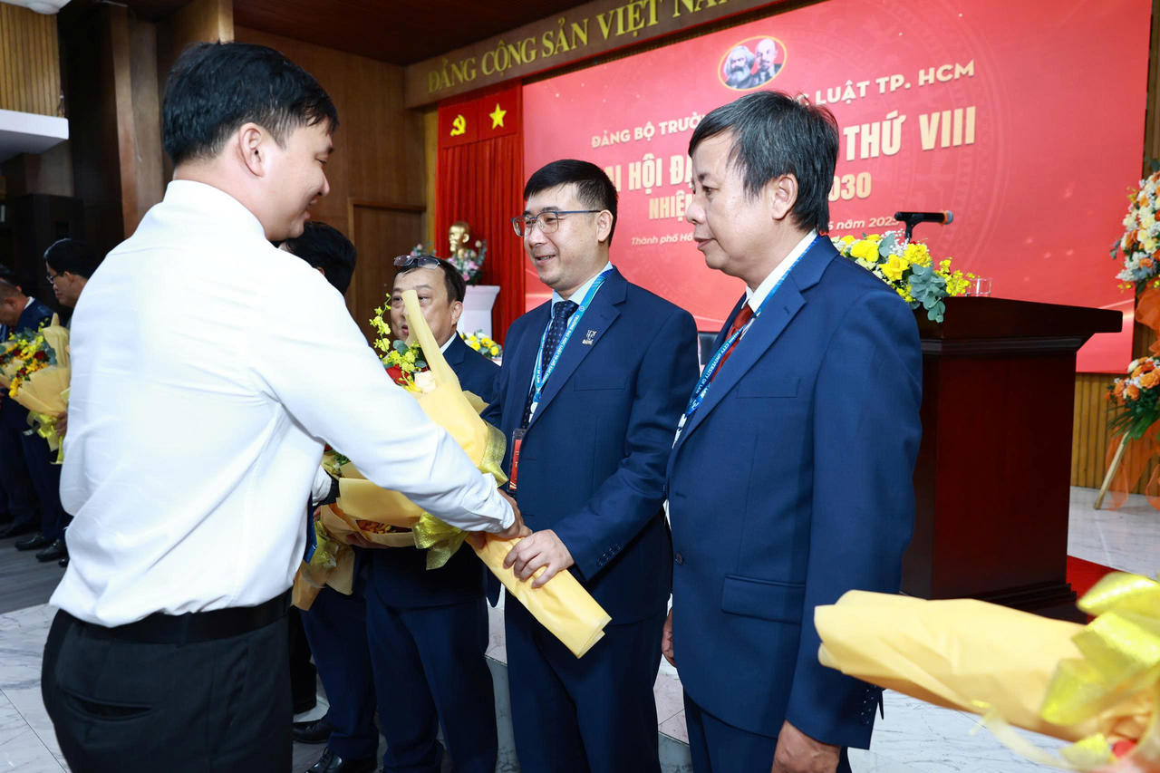 Trường ĐH Luật TP HCM tổ chức thành công Đại hội đại biểu Đảng bộ lần thứ VIII, nhiệm kỳ 2025-2030