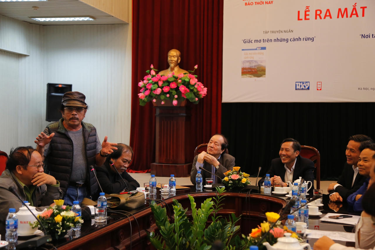 Thời Nay ra mắt hai tuyển tập chạm vào trái tim bạn đọc