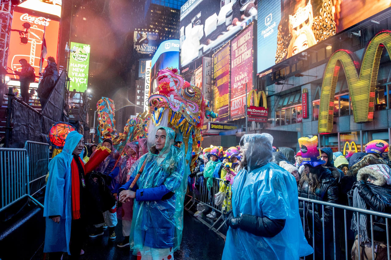 Chiêm ngưỡng pháo hoa mừng năm mới tuyệt đẹp tại nhiều quốc gia