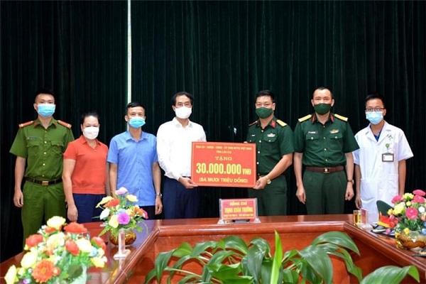 Chủ tịch UBND tỉnh Lào Cai yêu cầu nỗ lực ngăn chặn dịch lây lan ra cộng đồng