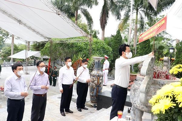 Truy điệu và an táng hài cốt liệt sĩ tại Nghĩa trang Liệt sĩ quốc gia Vị Xuyên