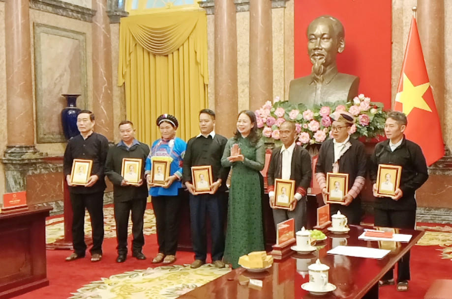 Phát huy vai trò của người có uy tín trong cộng đồng dân tộc tỉnh Lào Cai