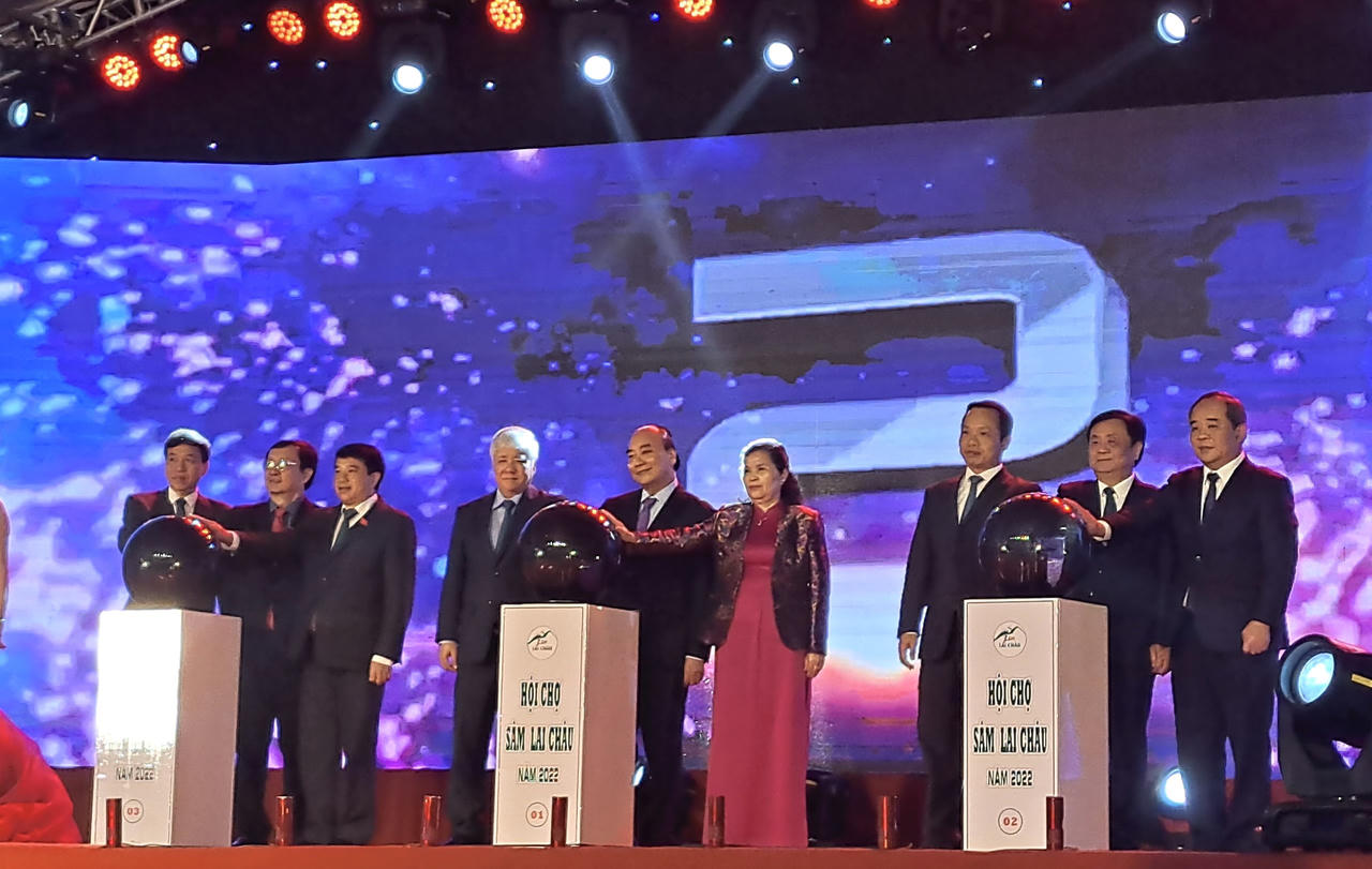 Khai mạc Hội chợ sâm Lai châu 2022