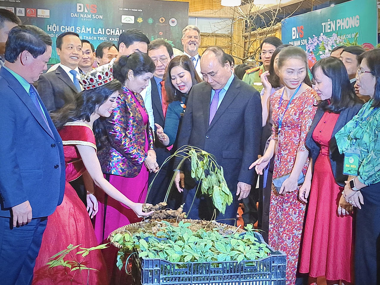 Khai mạc Hội chợ sâm Lai châu 2022