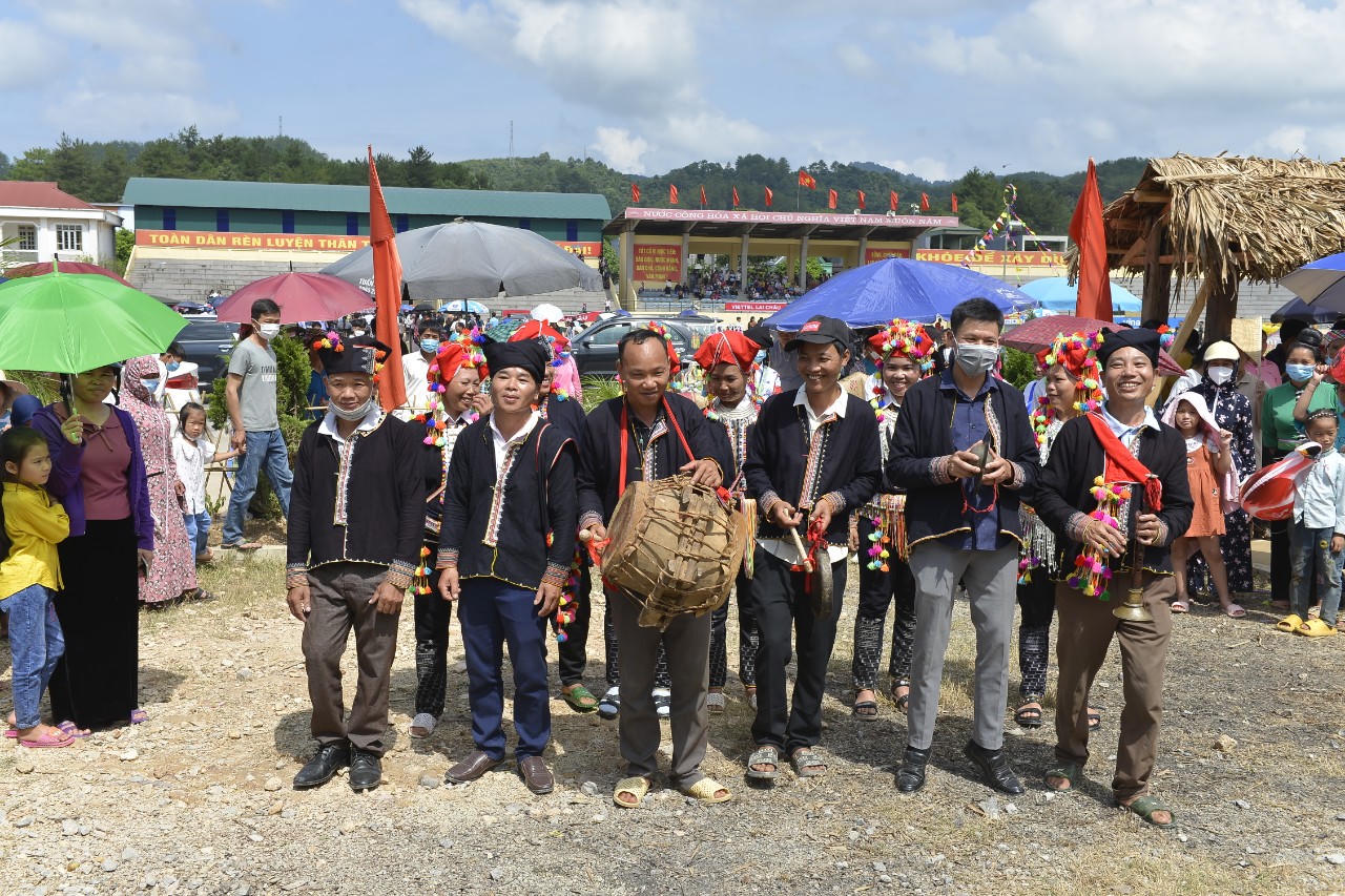 Độc đáo lễ Rước dâu của người Dao đỏ Than Uyên (Lai Châu)