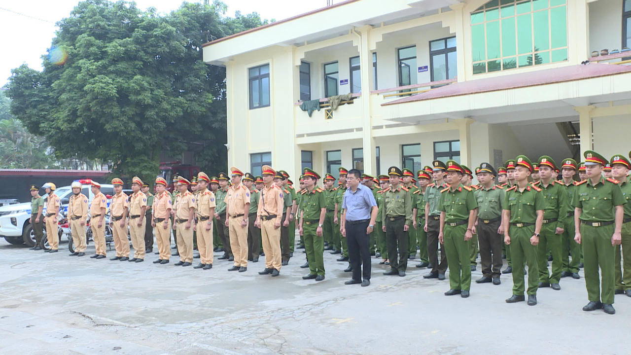 Công an loạt tỉnh, thành ra quân bảo đảm an ninh trật tự dịp Tết Quý Mão 2023