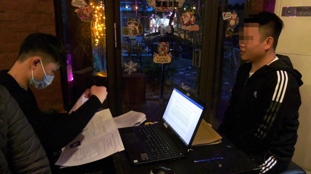 Công an TP Lào Cai ra quân xử lý cơ sở kinh doanh dịch vụ 'bóng cười' 