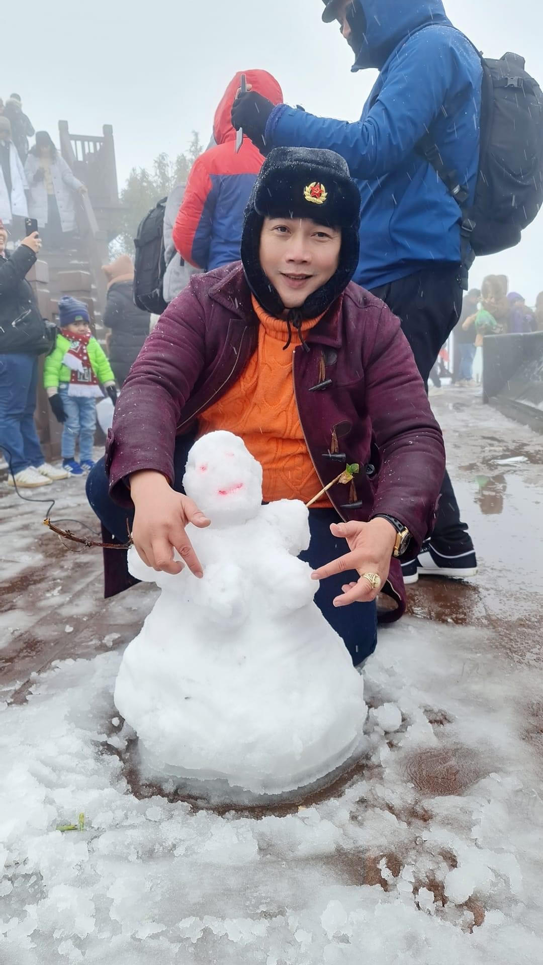 Sa Pa 'hút khách' nhờ mưa tuyết