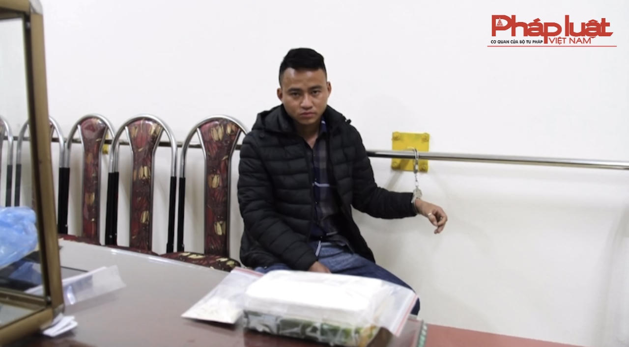 Lào Cai: Bắt giữ 2 đối tượng vận chuyển 2 bánh hêrôin