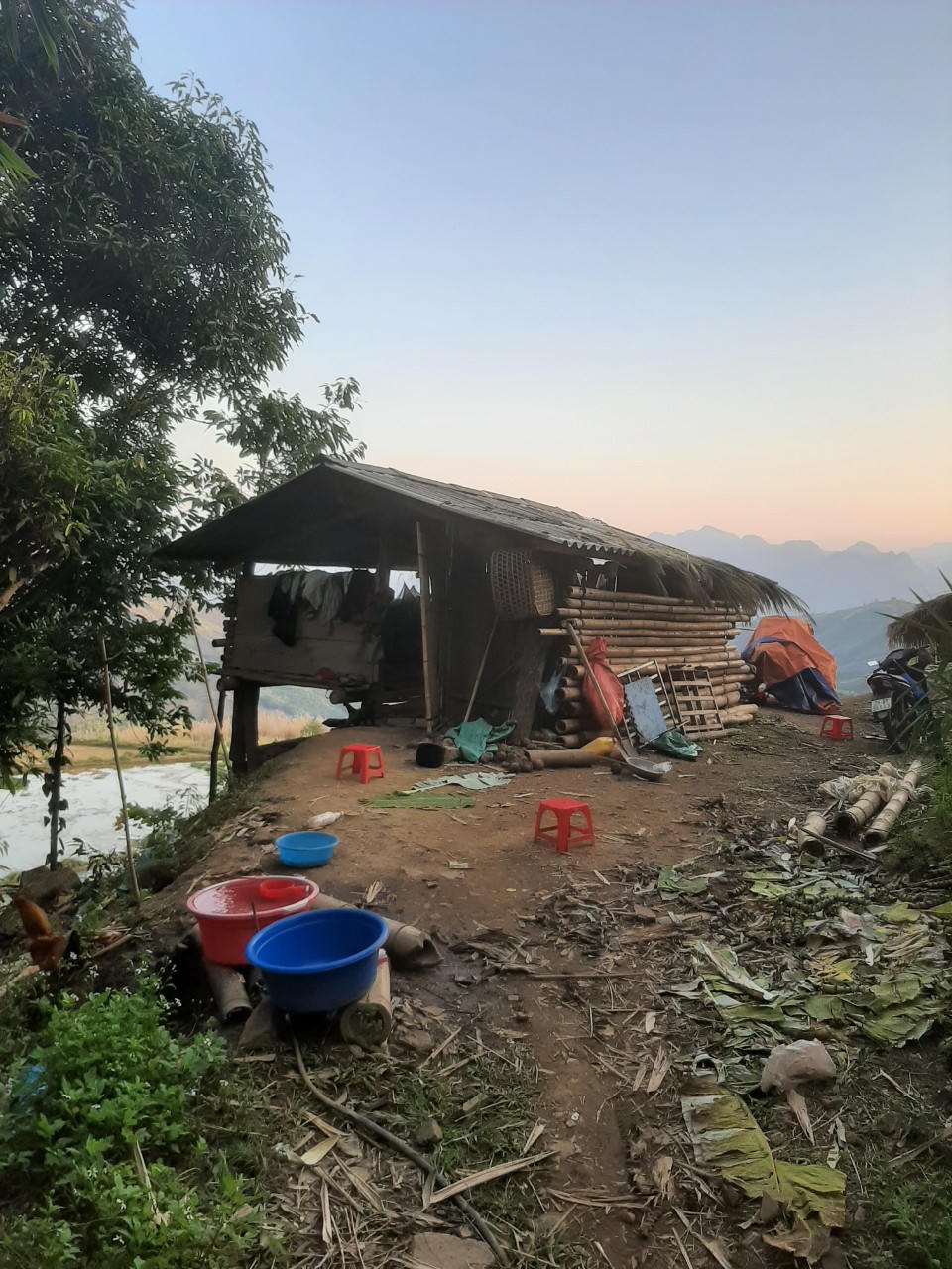 Khẩn trương truy bắt đối tượng giết người tại đồi cao su