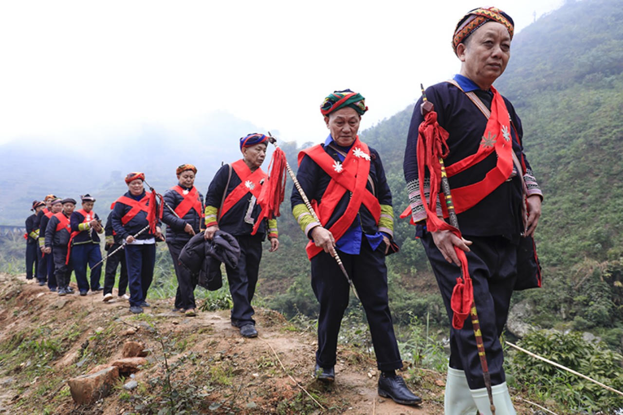 Về Tòng Sành (Lào Cai) xem Lễ cấp sắc của người Dao