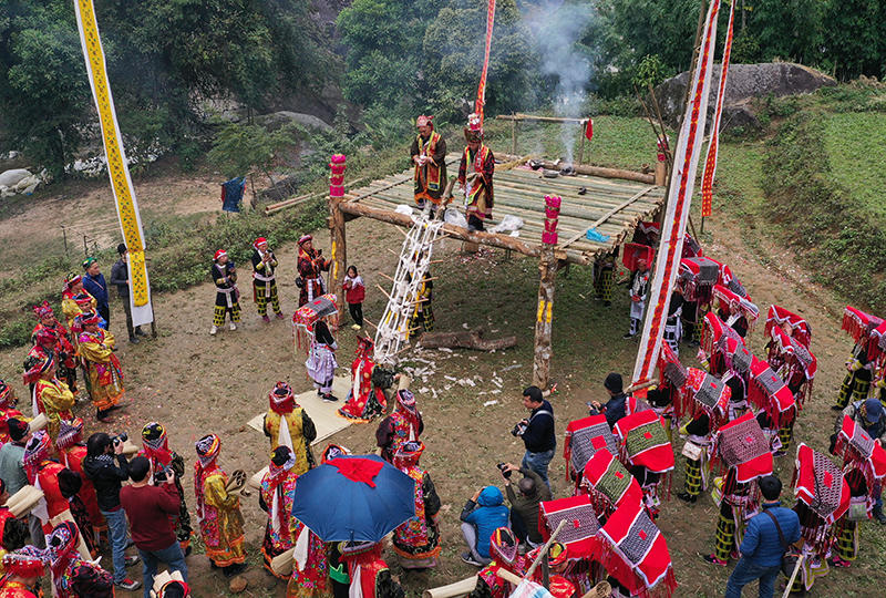 Về Tòng Sành (Lào Cai) xem Lễ cấp sắc của người Dao