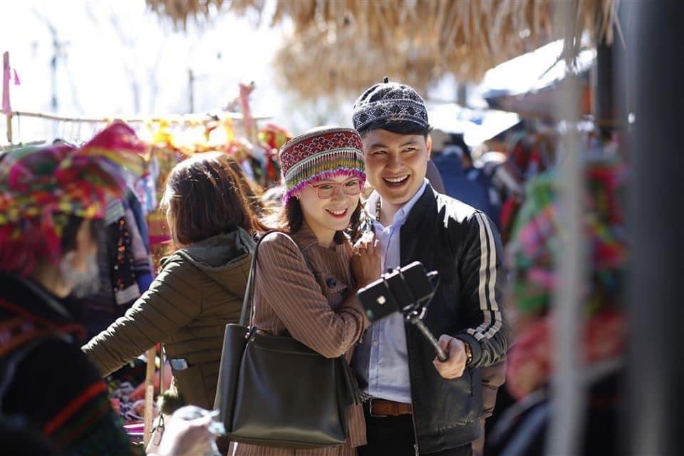 Khai mạc Lễ hội khèn hoa và Hội xuân mở cổng trời Fansipan 