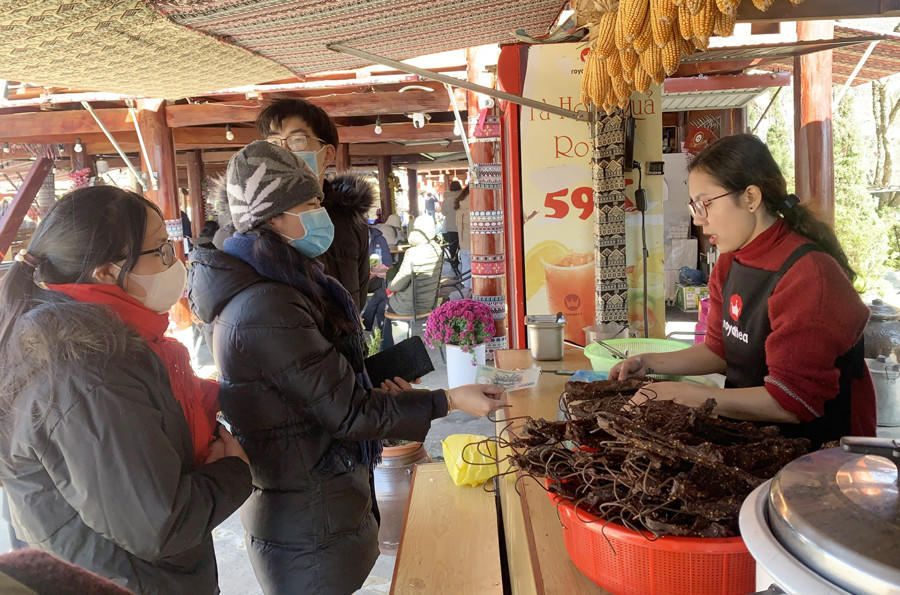 Khai mạc Lễ hội khèn hoa và Hội xuân mở cổng trời Fansipan 