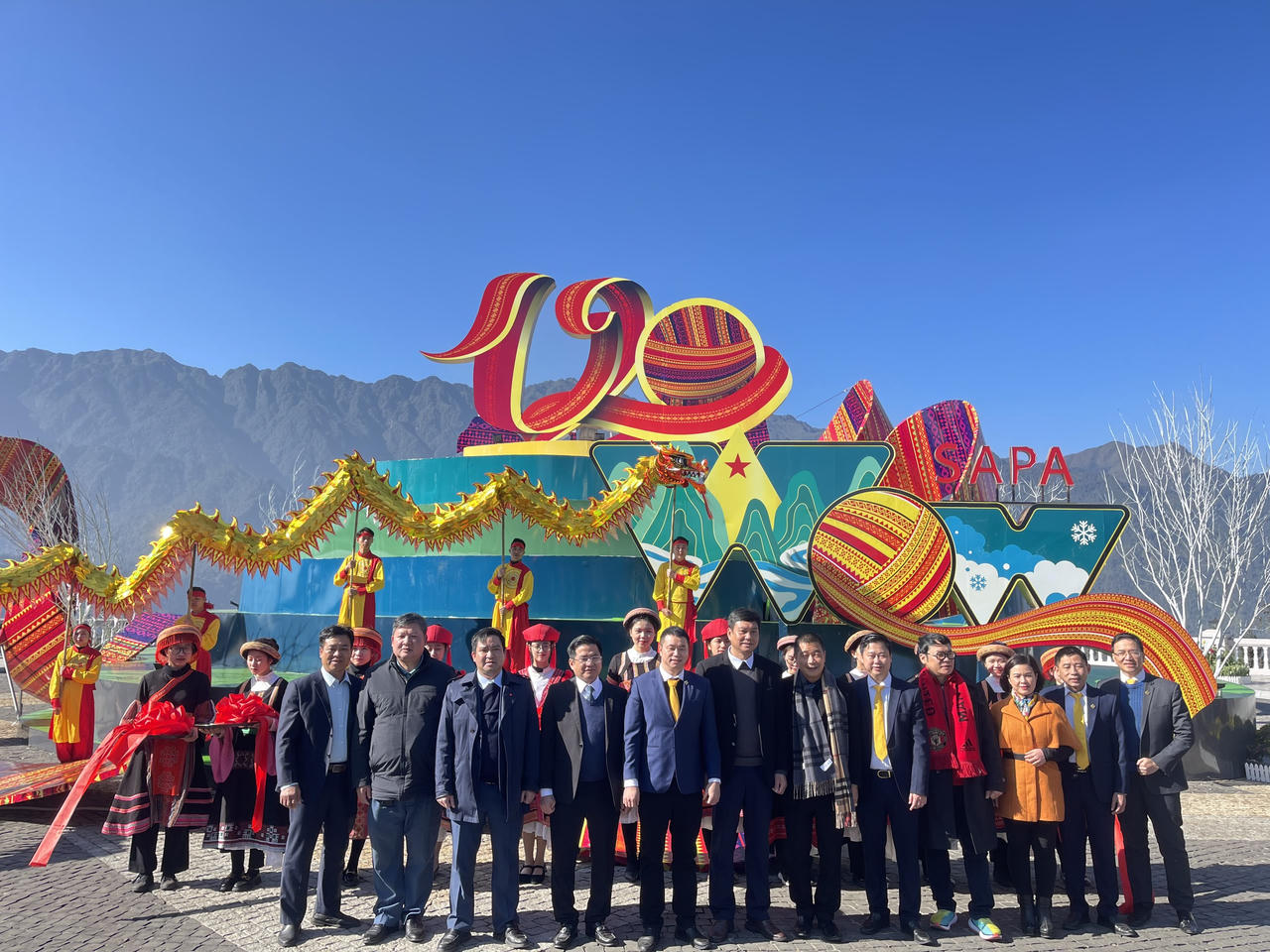 Khai mạc Lễ hội khèn hoa và Hội xuân mở cổng trời Fansipan 