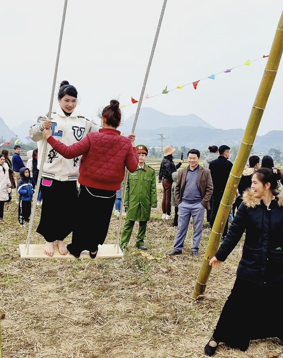 Rộn ràng lễ hội “Lùng Tùng” của dân tộc Thái huyện Than Uyên 