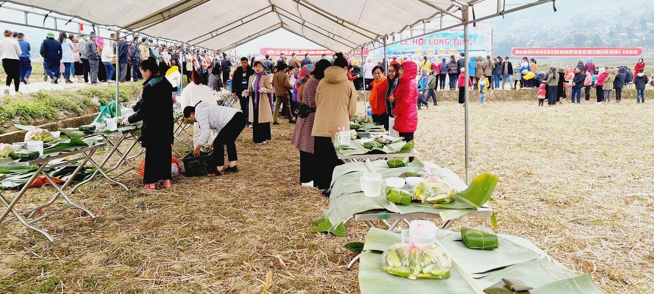 Rộn ràng lễ hội “Lùng Tùng” của dân tộc Thái huyện Than Uyên 