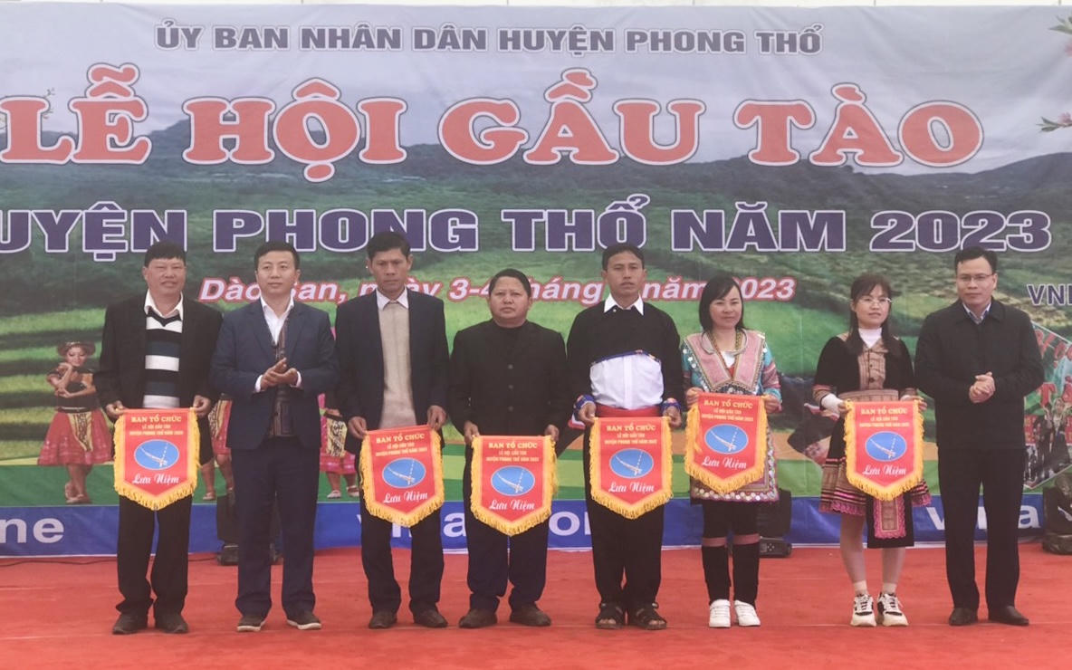  Vui hội Gầu Tào trên núi Dào San