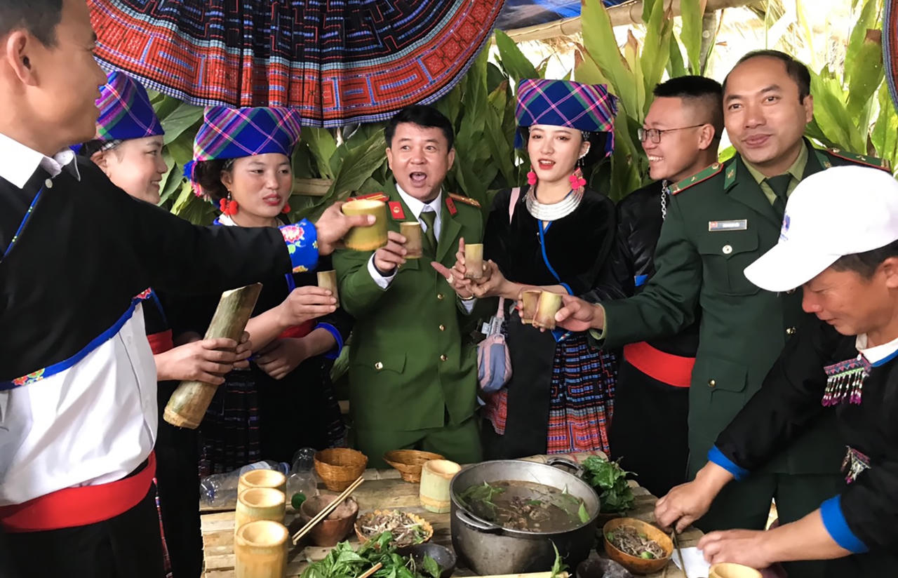  Vui hội Gầu Tào trên núi Dào San