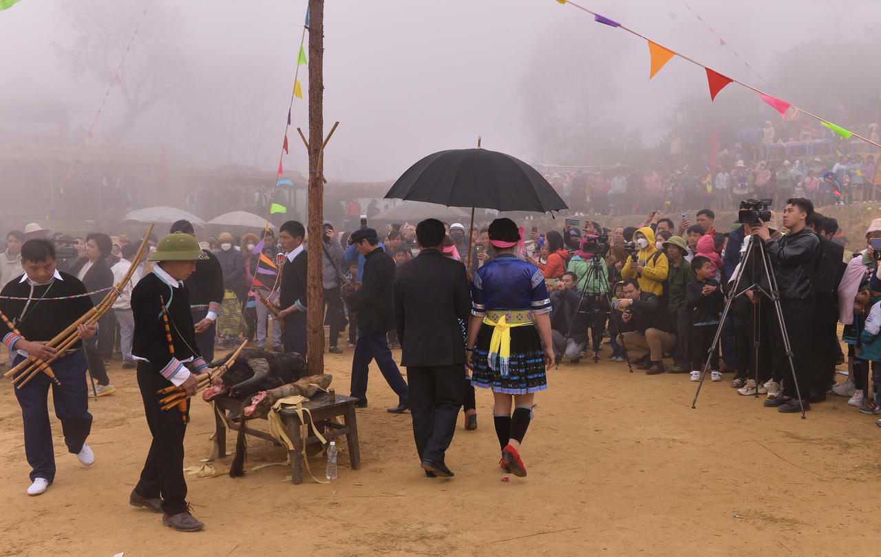  Vui hội Gầu Tào trên núi Dào San