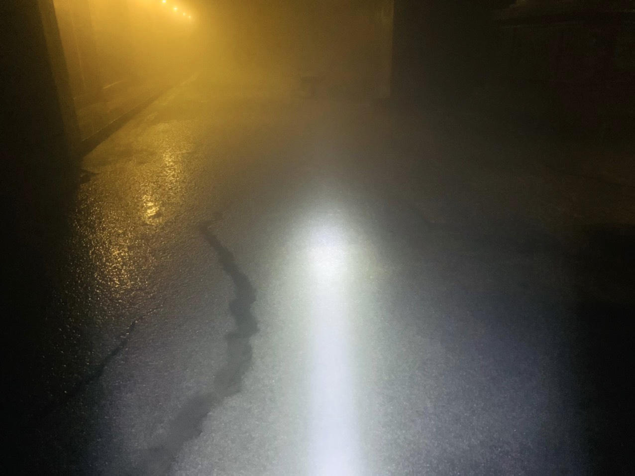 Mưa đá phủ trắng đỉnh Fansipan