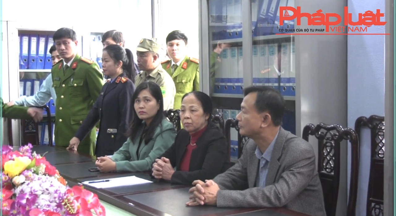  Tạm giữ hình sự, khám xét khẩn cấp nơi làm việc của cán bộ Trung tâm Đăng kiểm xe cơ giới 2401D Lào Cai