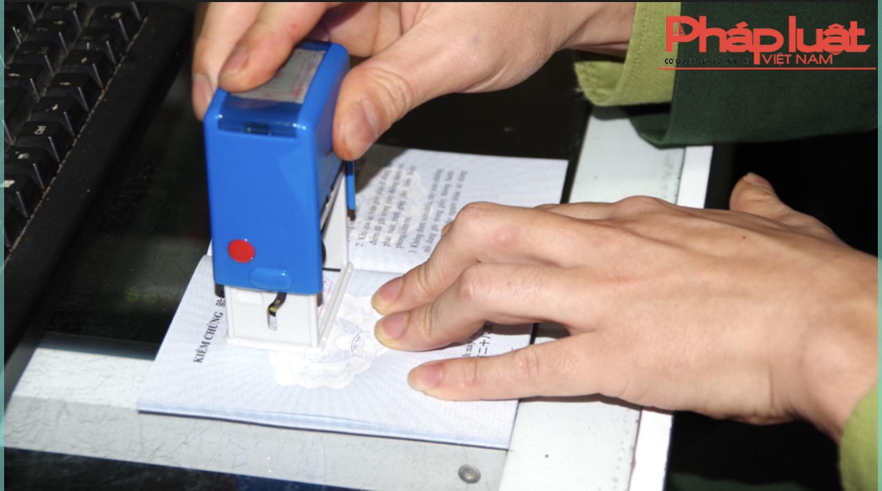 Chào đón những cư dân đầu tiên xuất - nhập cảnh qua Cửa khẩu Ma Lù Thàng sau 3 năm dịch COVID-19