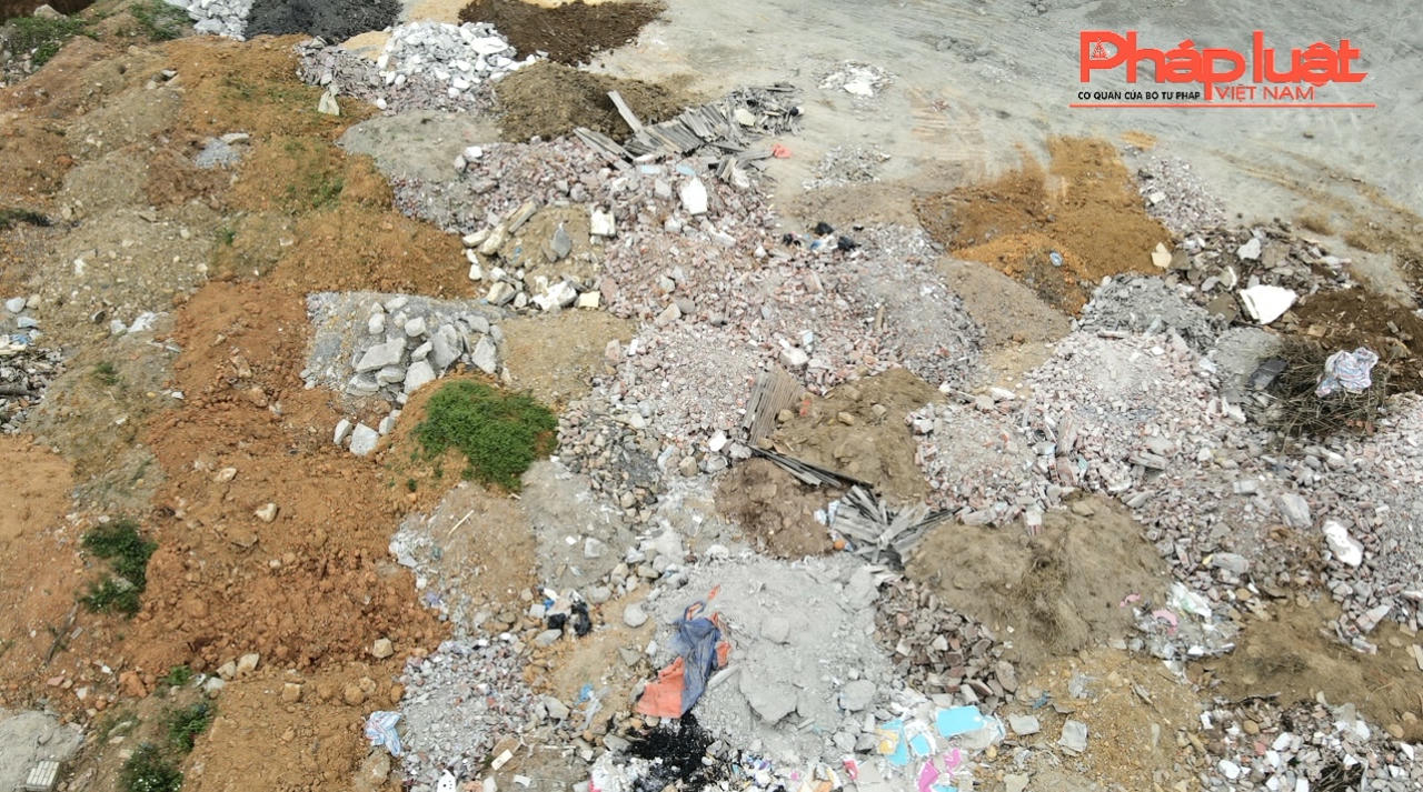 Tràn lan tình trạng đổ thải trái phép trên địa bàn thành phố Lào Cai