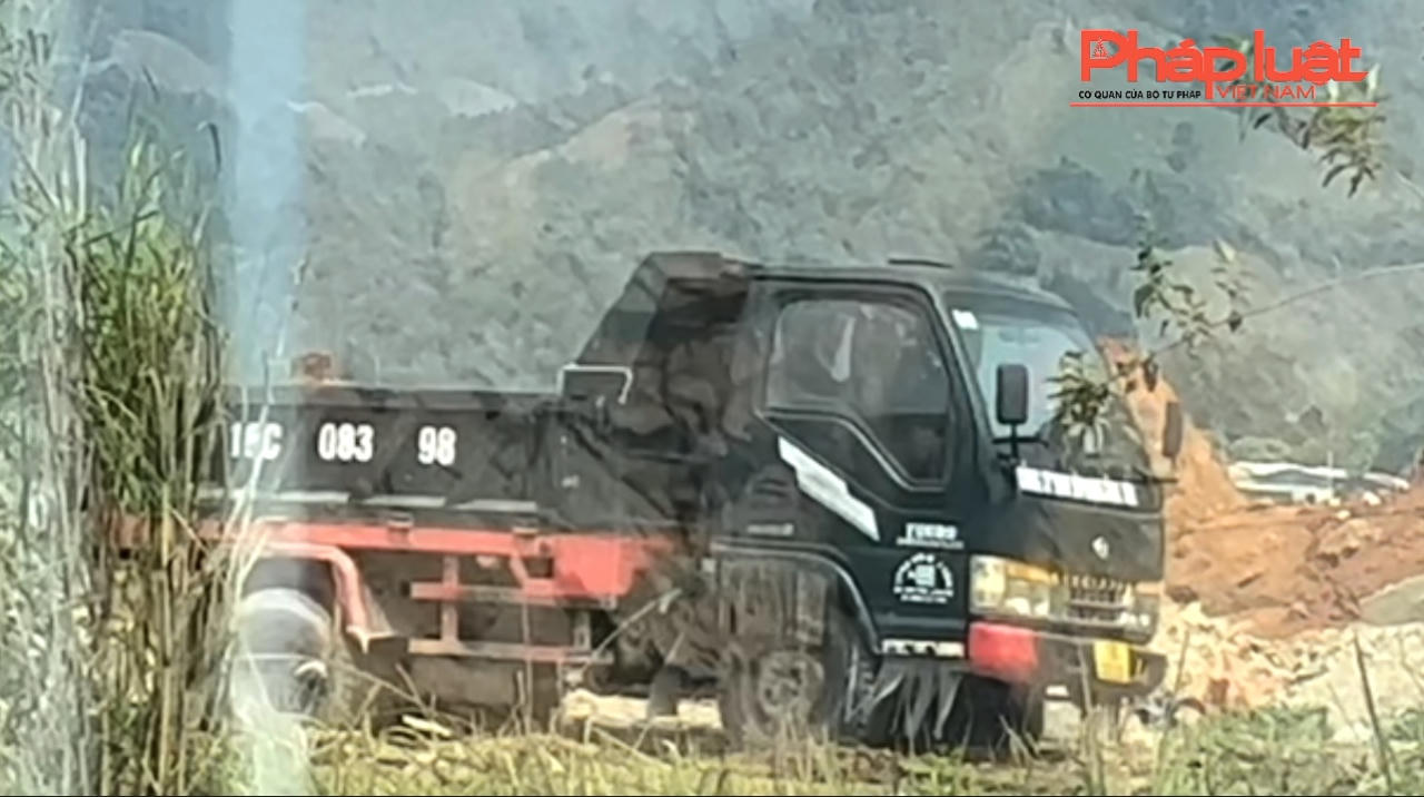 Tràn lan tình trạng đổ thải trái phép trên địa bàn thành phố Lào Cai