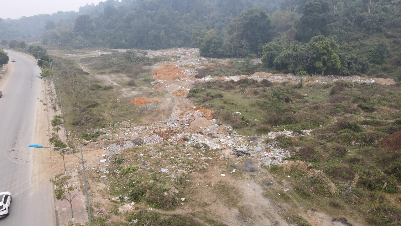 Tràn lan tình trạng đổ thải trái phép trên địa bàn thành phố Lào Cai